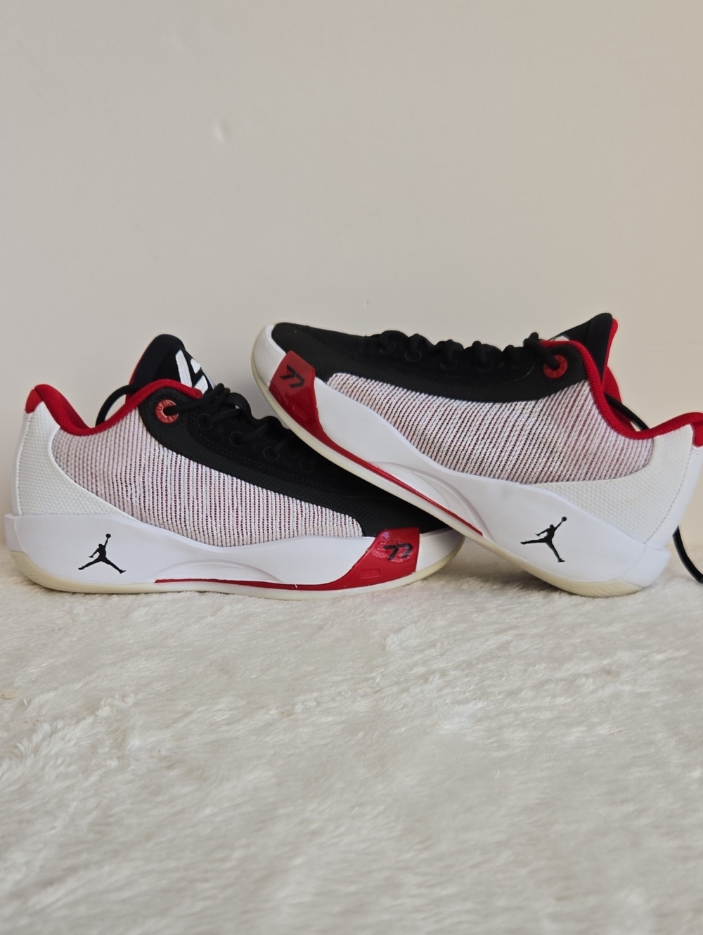 Jordan Luka 3 .77 Bloodline Basketball Shoes Size 6Y (Women 7.5) HF0820-102